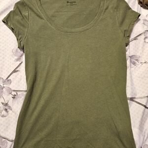 Old Navy Olive Short Sleeve Tee